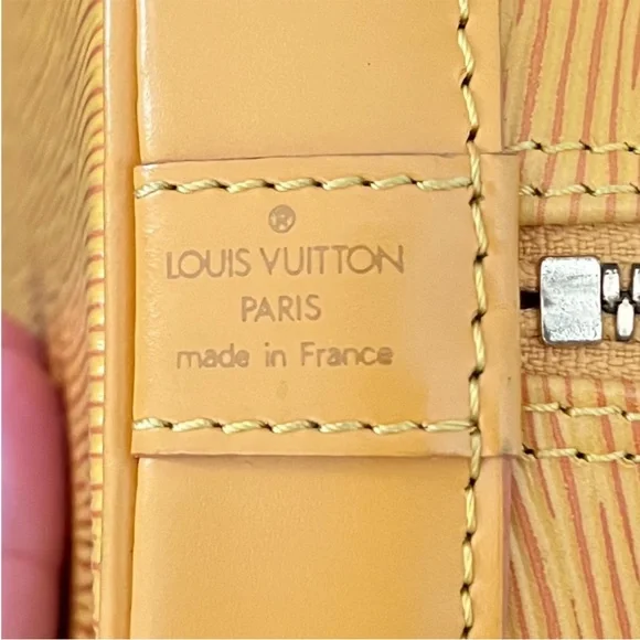 Louis Vuitton EPI Leather Alma PM Bag - Picture 12 of 16